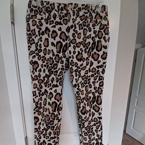 Looks bigger on hanger - cute leopard print ankle pant, size 8